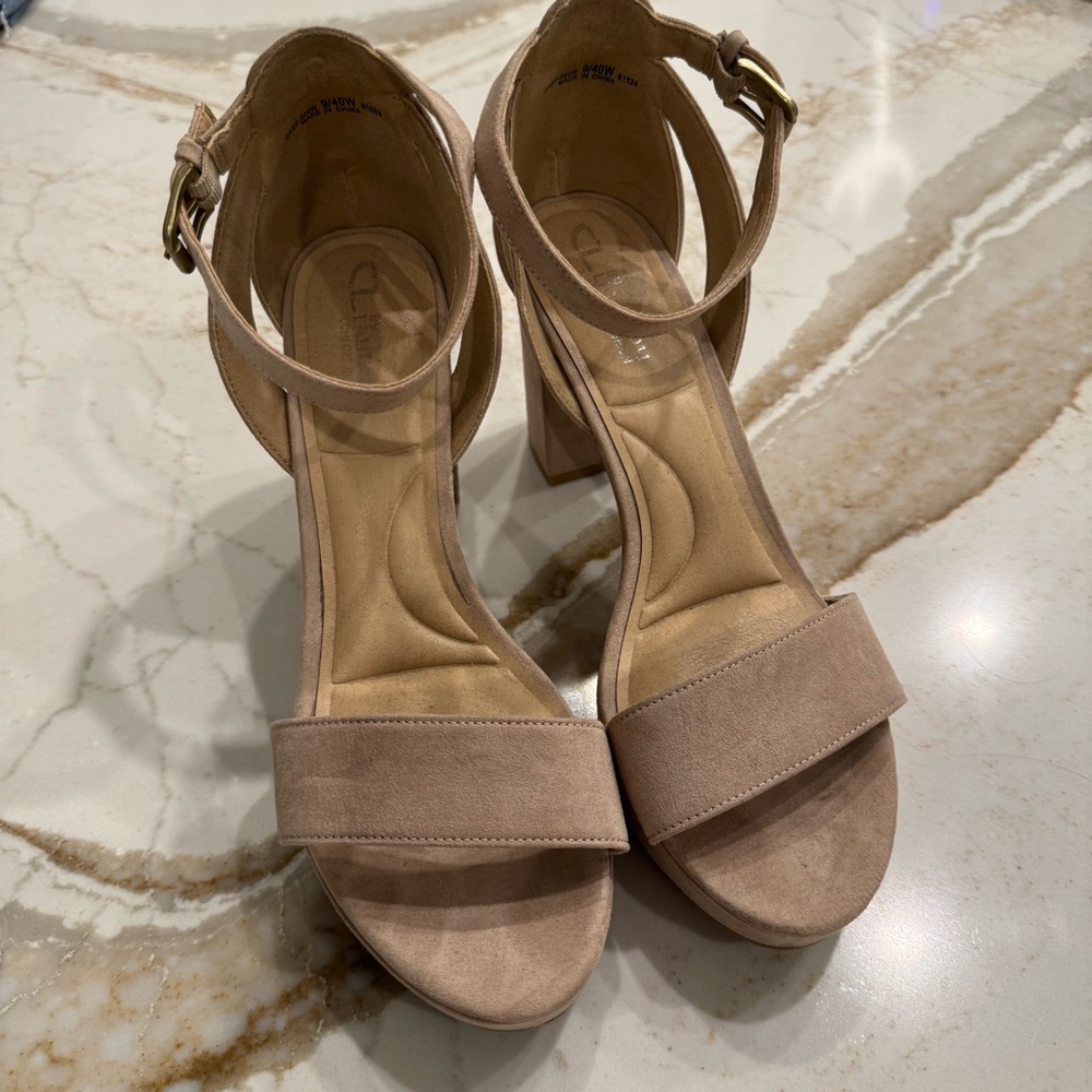 Chinese Laundry Tan Block Heel Sandals size: Women’s 9